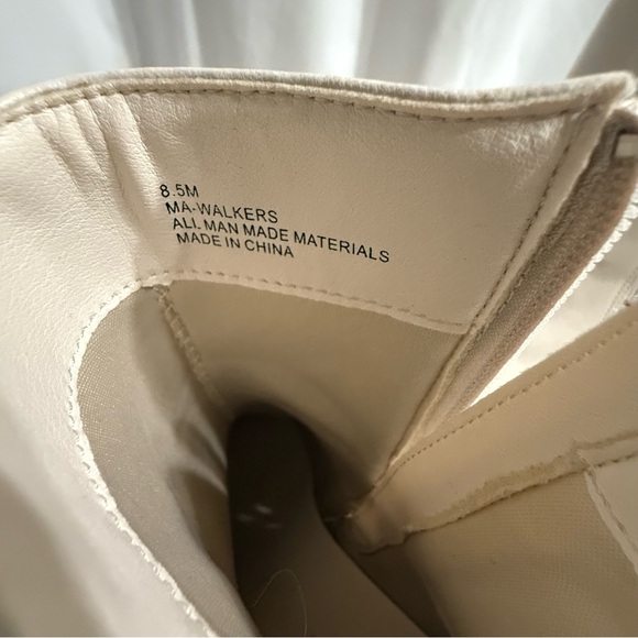 Mari A. Cream Heeled Booties - Size 8.5 - Picture 7 of 8